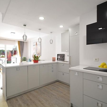 Luxury Beach Side Apartment In Marbella Playa Kültér fotó