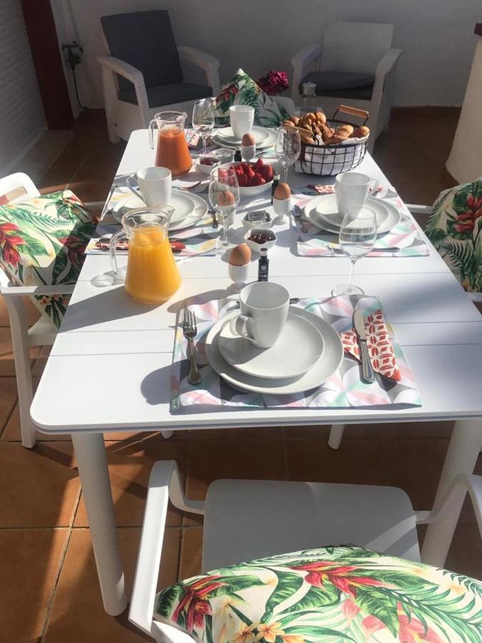 Luxury Beach Side Apartment In Marbella Playa Kültér fotó