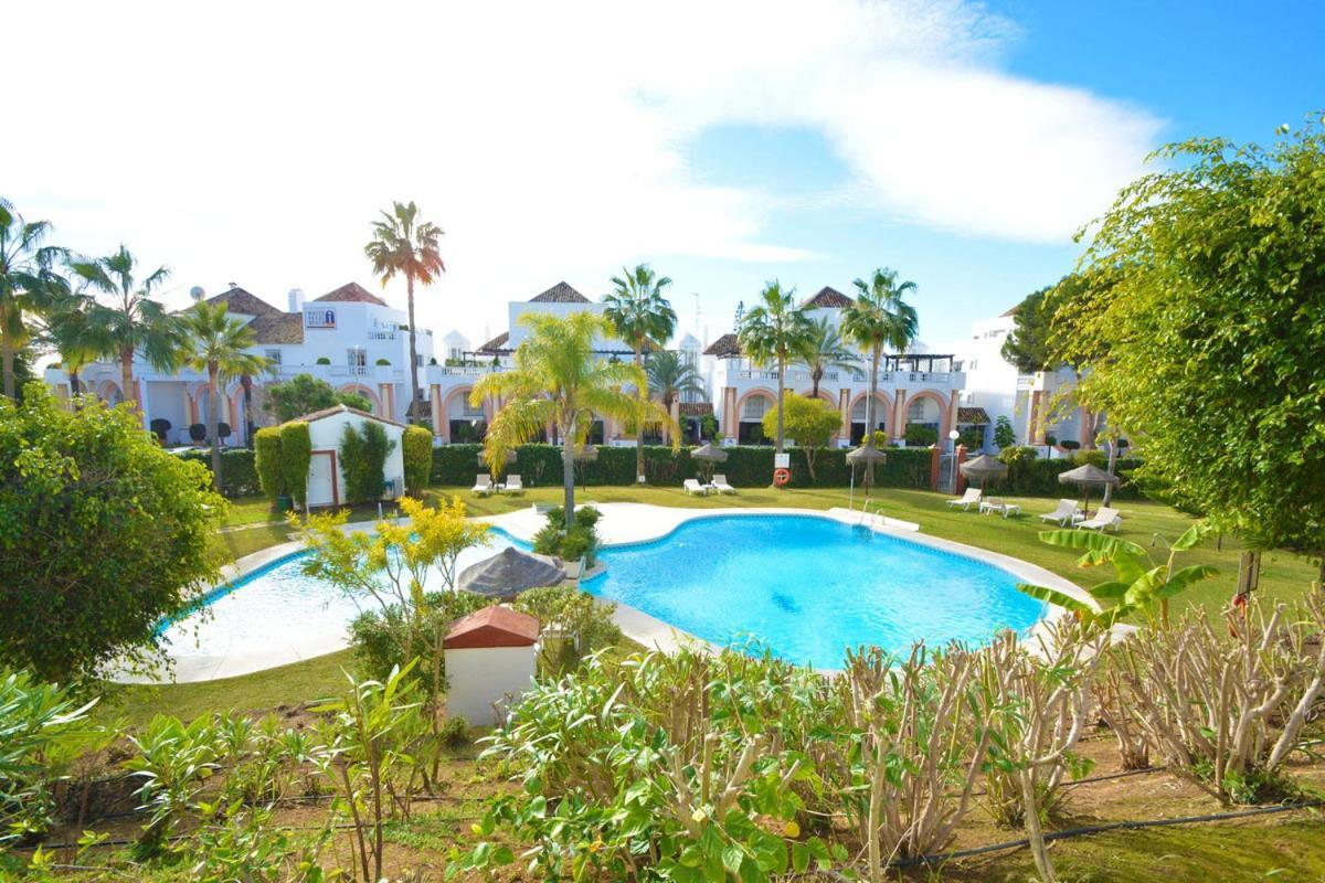 Luxury Beach Side Apartment In Marbella Playa Kültér fotó