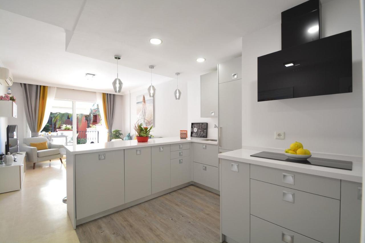 Luxury Beach Side Apartment In Marbella Playa Kültér fotó