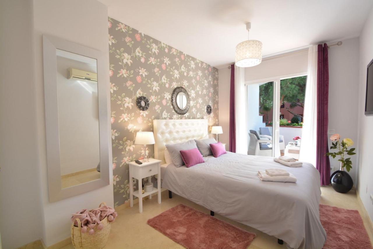 Luxury Beach Side Apartment In Marbella Playa Kültér fotó